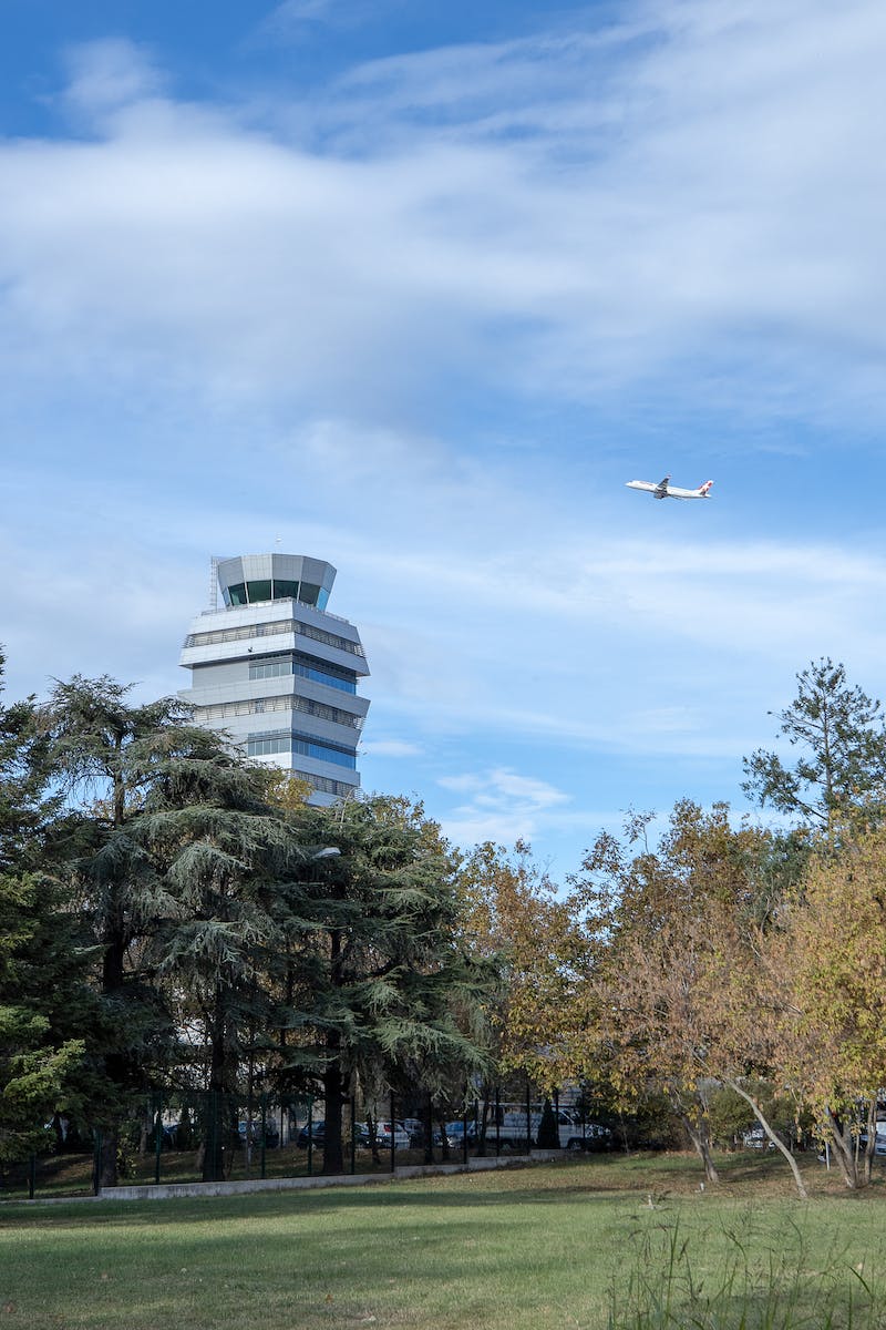 İzmir Adnan Menderes Havalimanı İç Hatlar Araç Kiralama